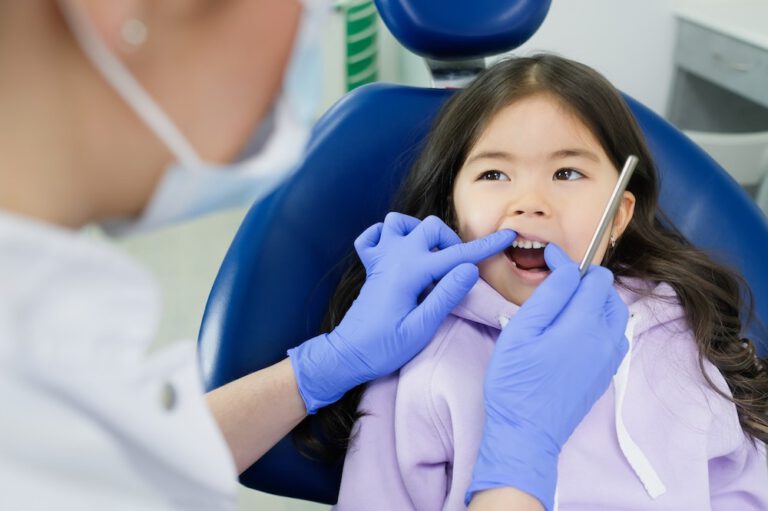 Pierwsza wizyta dziecka u dentysty